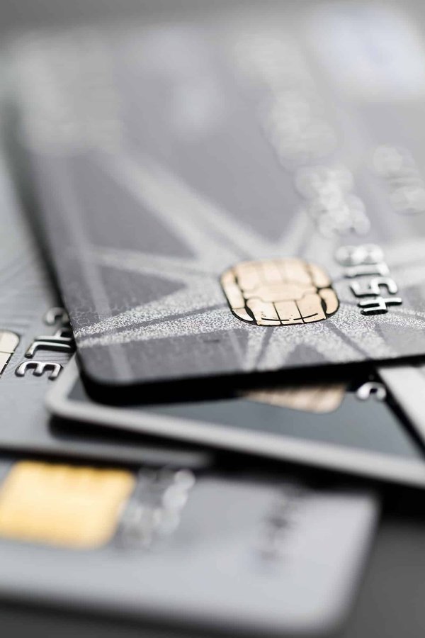 Les avantages essentiels des cartes bancaires : Simplification et gestion financière