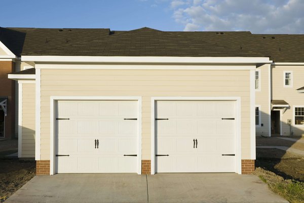 Quels sont les éléments essentiels à considérer lors de la construction d'un garage ?